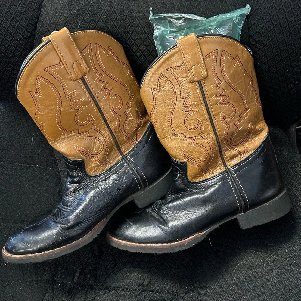 Smokey Mountain boys western boots. Size 4.5 - Picture 2 of 6